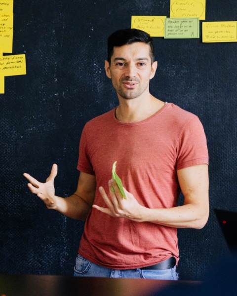 Samir Keck facilitating a workshop